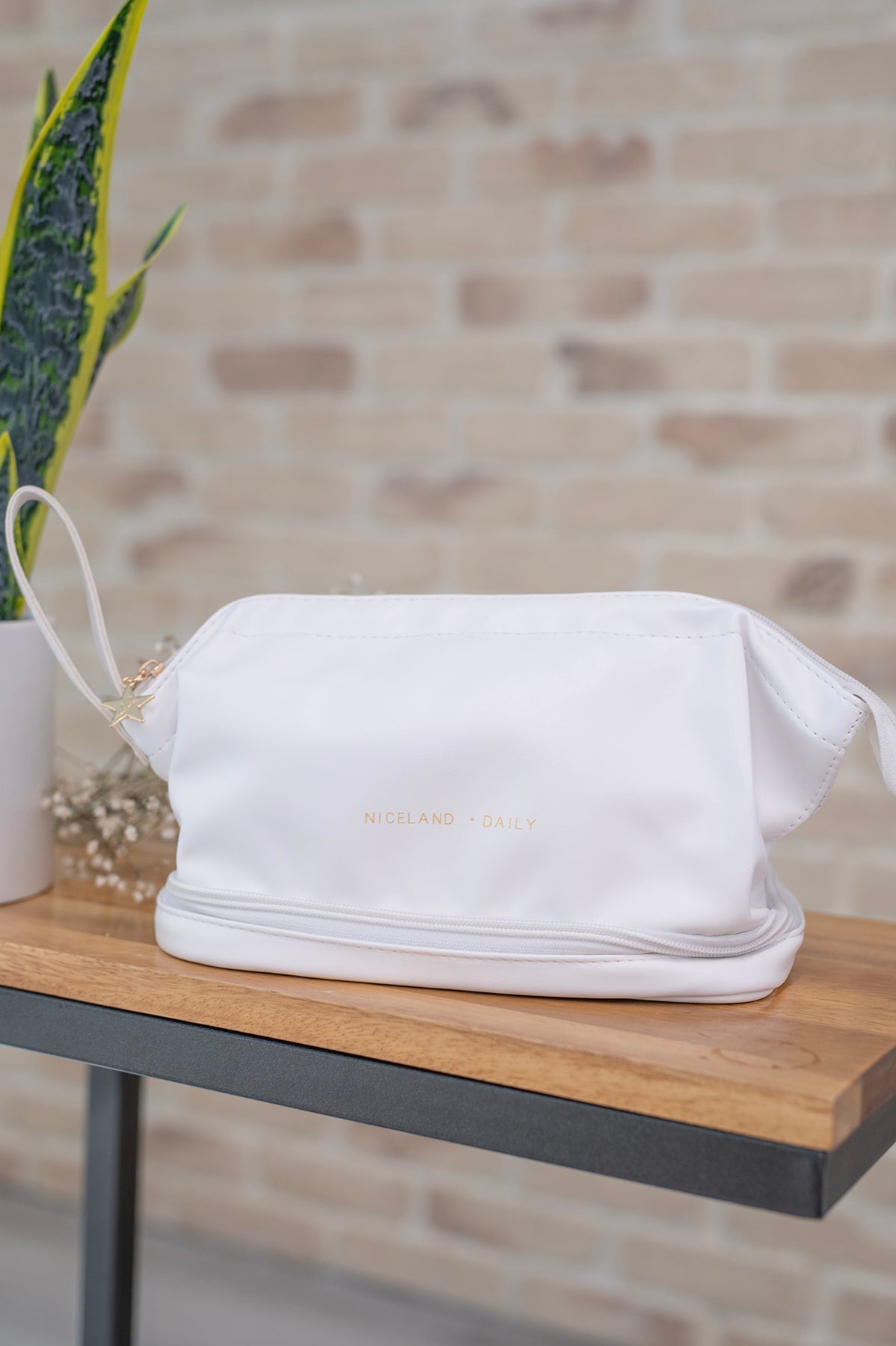 Large Cloud Cosmetic Bag Ivory White – Iris & Rainbow Boutique