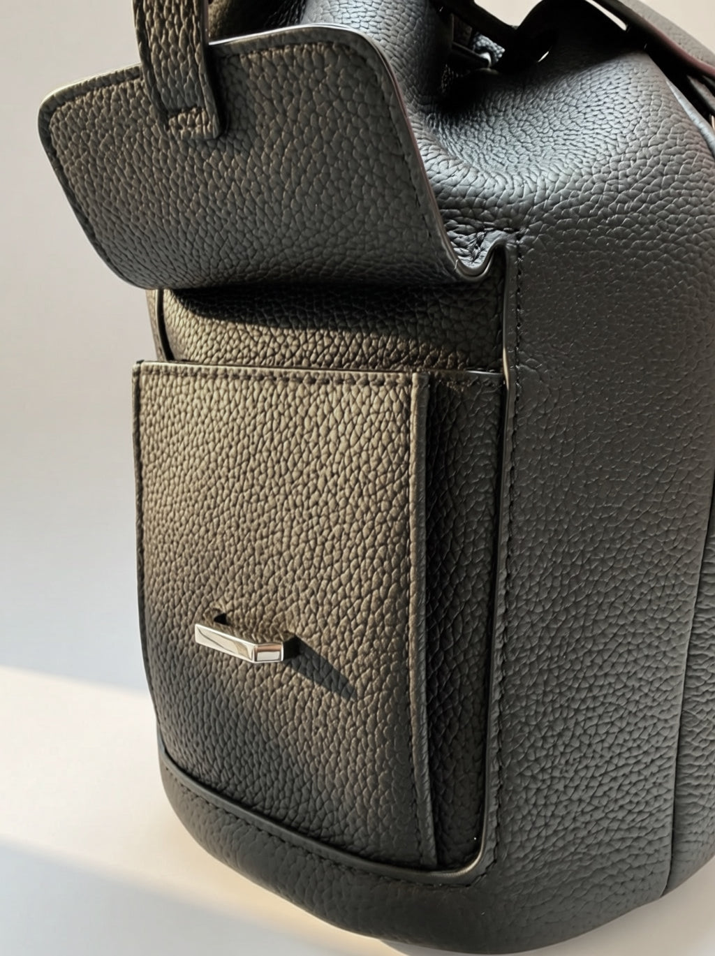 The Iris Trendy Leather Backpack Top-grain cowhide (#3001) By Iris & Rainbow