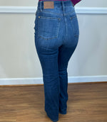 #P920 Cecilia Classic Wash Flare Jeans