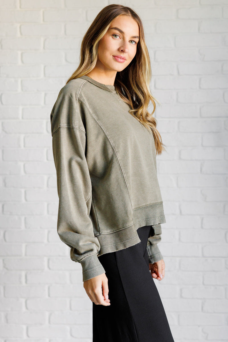 Quick Fix Mineral Wash Crew Neck Pullover in Army Green