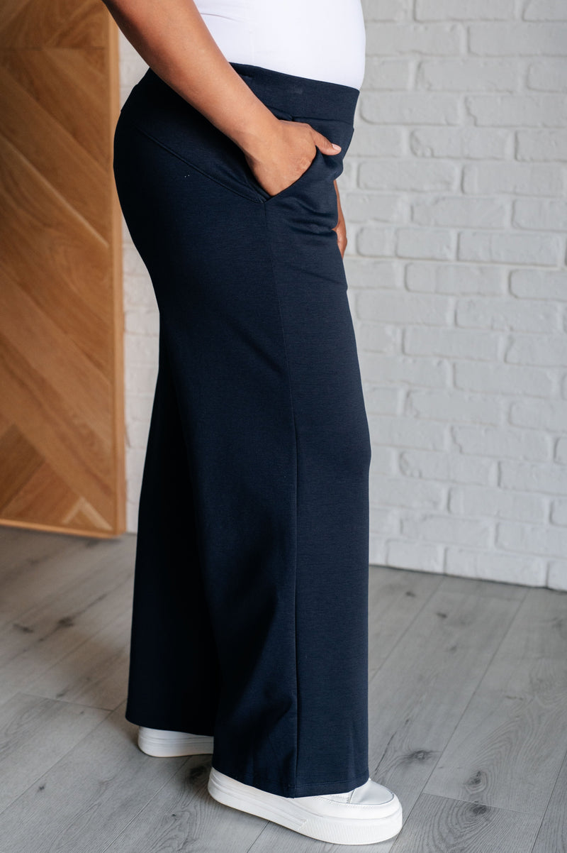 Resort Travel Wide Leg Crop Pant in Navy