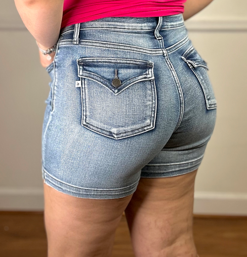 Ruth Heavy Contrast Faux Flap Pockets Shorts