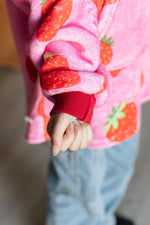 Kids Oversized Hoodie Blanket in Strawberry