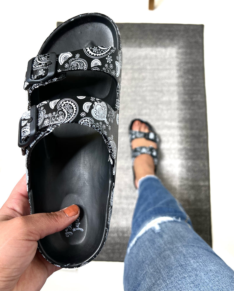 #N218 Mama Mia Shoes (Black/White)