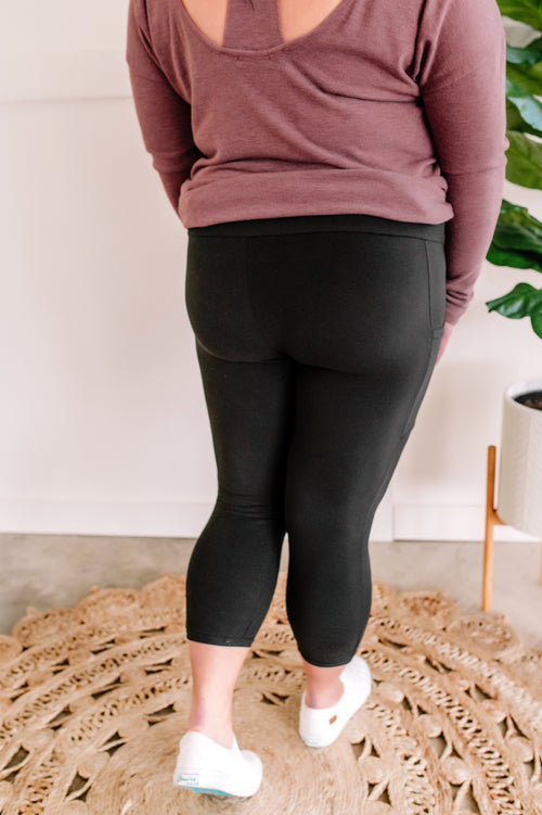 The Last Pocket Capri Leggings You'll Ever Need in Black