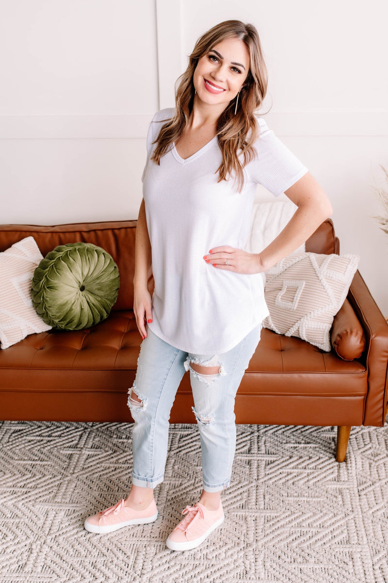 En Pointe V Neck Knit Top In White