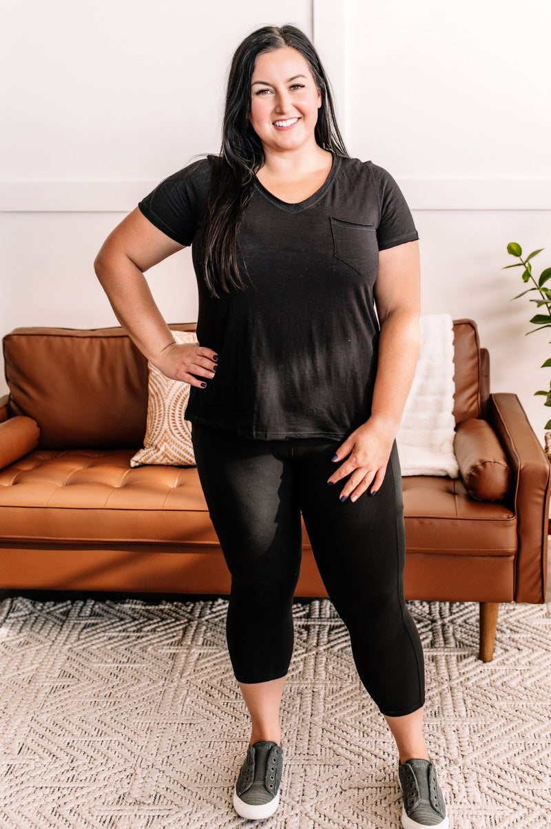The Last Crossover Capri Leggings With Pockets In Intensive Black By A –  Iris & Rainbow Boutique