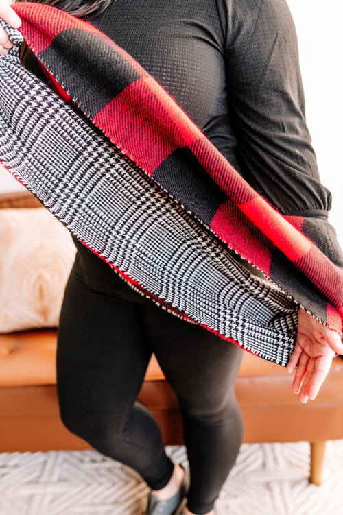 To Infinity Reversible Scarf In Red Houndstooth & Buffalo Plaid