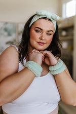 Effortless Days Stretchy Headband & Wristband Set in Sage LD23