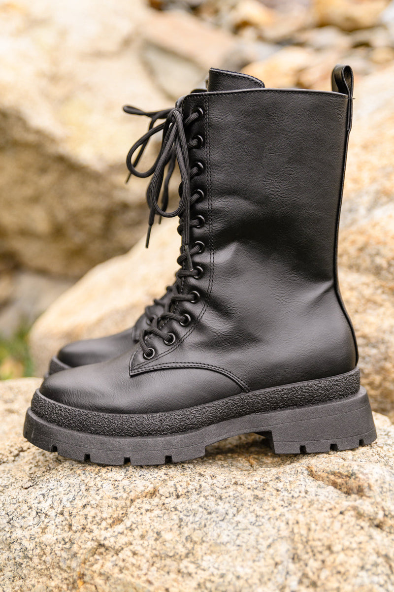 Fresh Feels Combat Boots In Black LD23