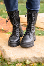 Fresh Feels Combat Boots In Black LD23