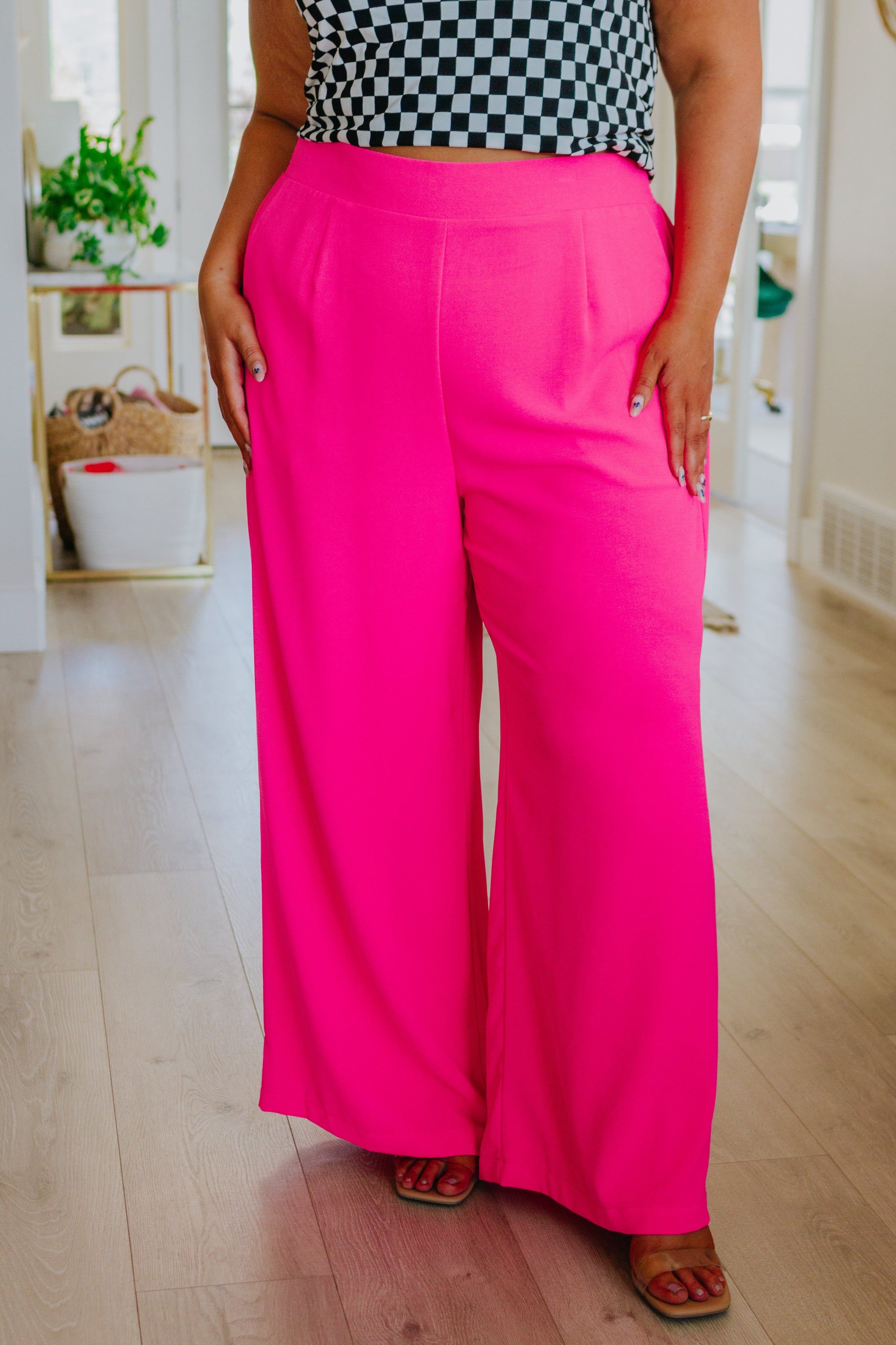 Hyperstretch Cropped Pants In Hot Pink – Iris & Rainbow Boutique