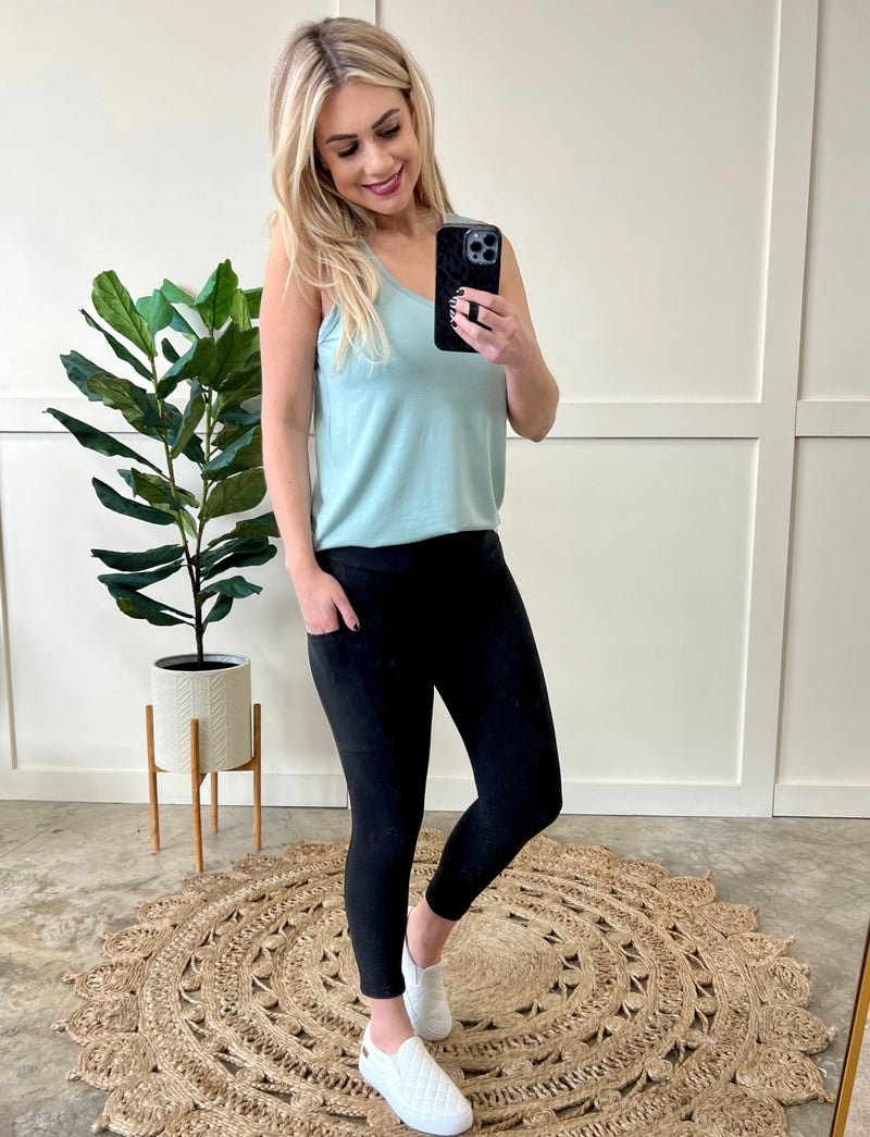 15+ Cute Legging Outfit Ideas for Summer 2023