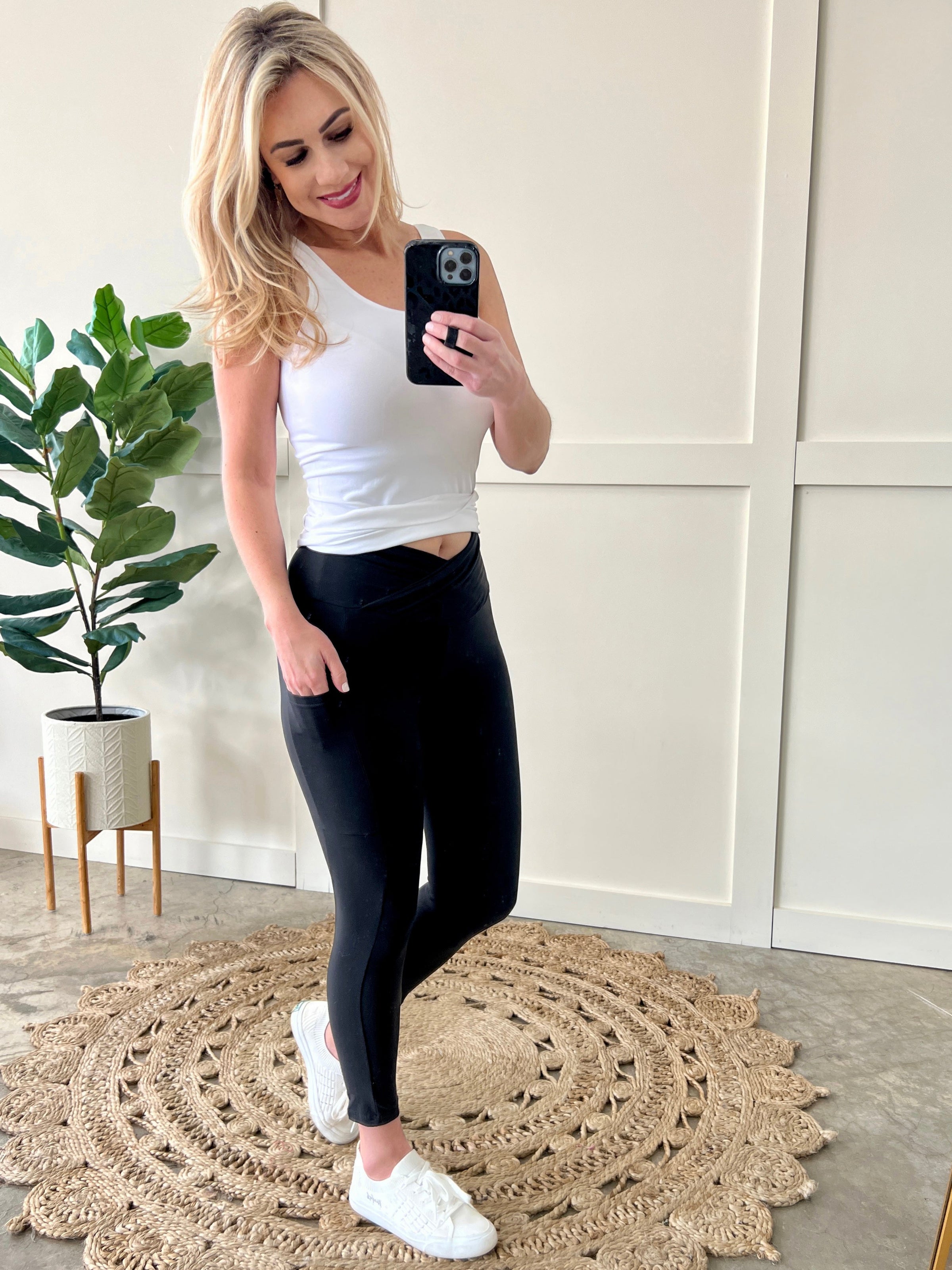 iRISE on waist Crossover leggings with pockets