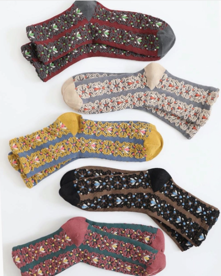 #N725 Embroidered Flower Pattern Socks