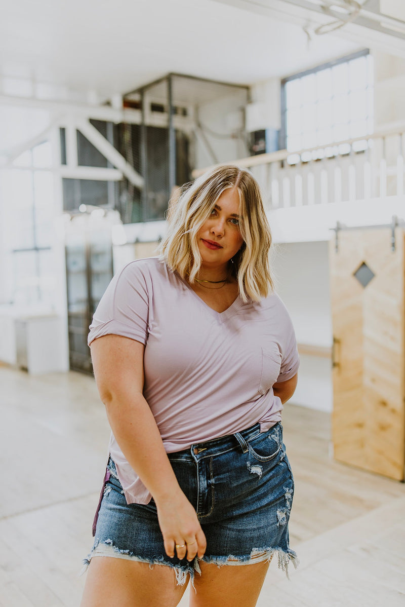 Sunday Mornings V-Neck Tee In Lavender