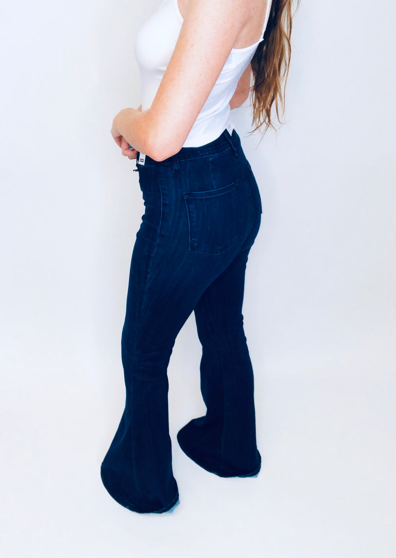 #K559 A Flare For The Dramatic Pull-On Judy Blue Jeans