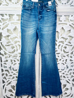 #M223 Minimal It Girl Flare Judy Blue Jeans