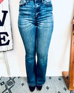 #M223 Minimal It Girl Flare Judy Blue Jeans