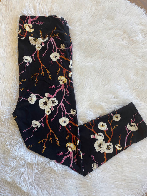 #C158 Cherry Blossom Capri Leggings