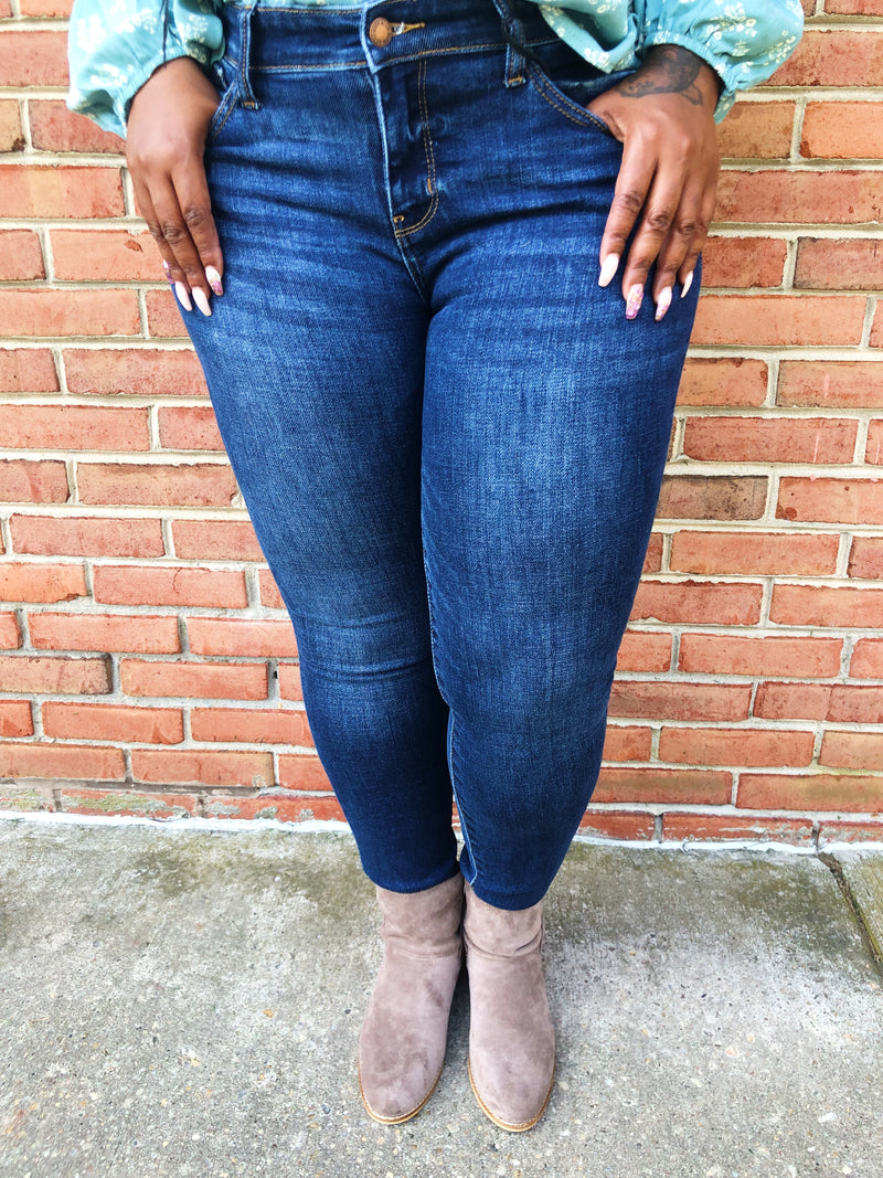 #K669 Bend & Snap Judy Blue Skinny Jeans