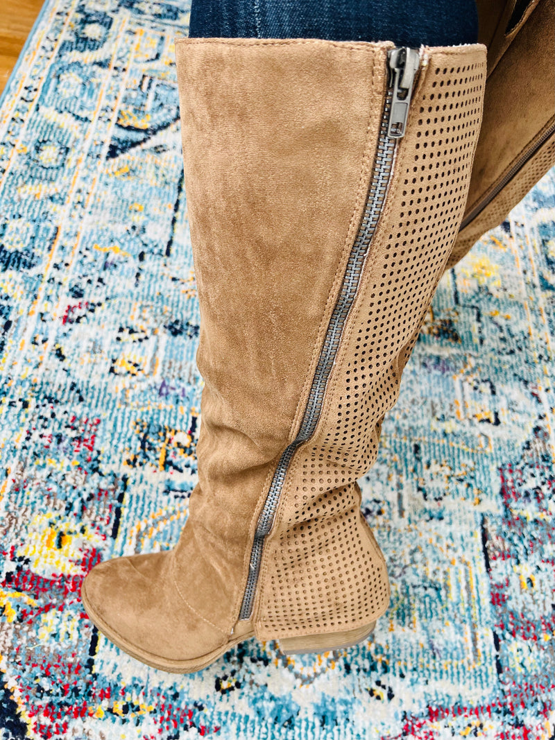 #N990 Unstructured Wide Boots (Taupe)