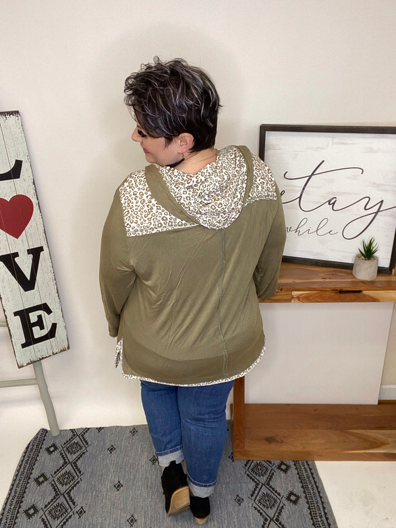 #L557 Pretty Leopard Top